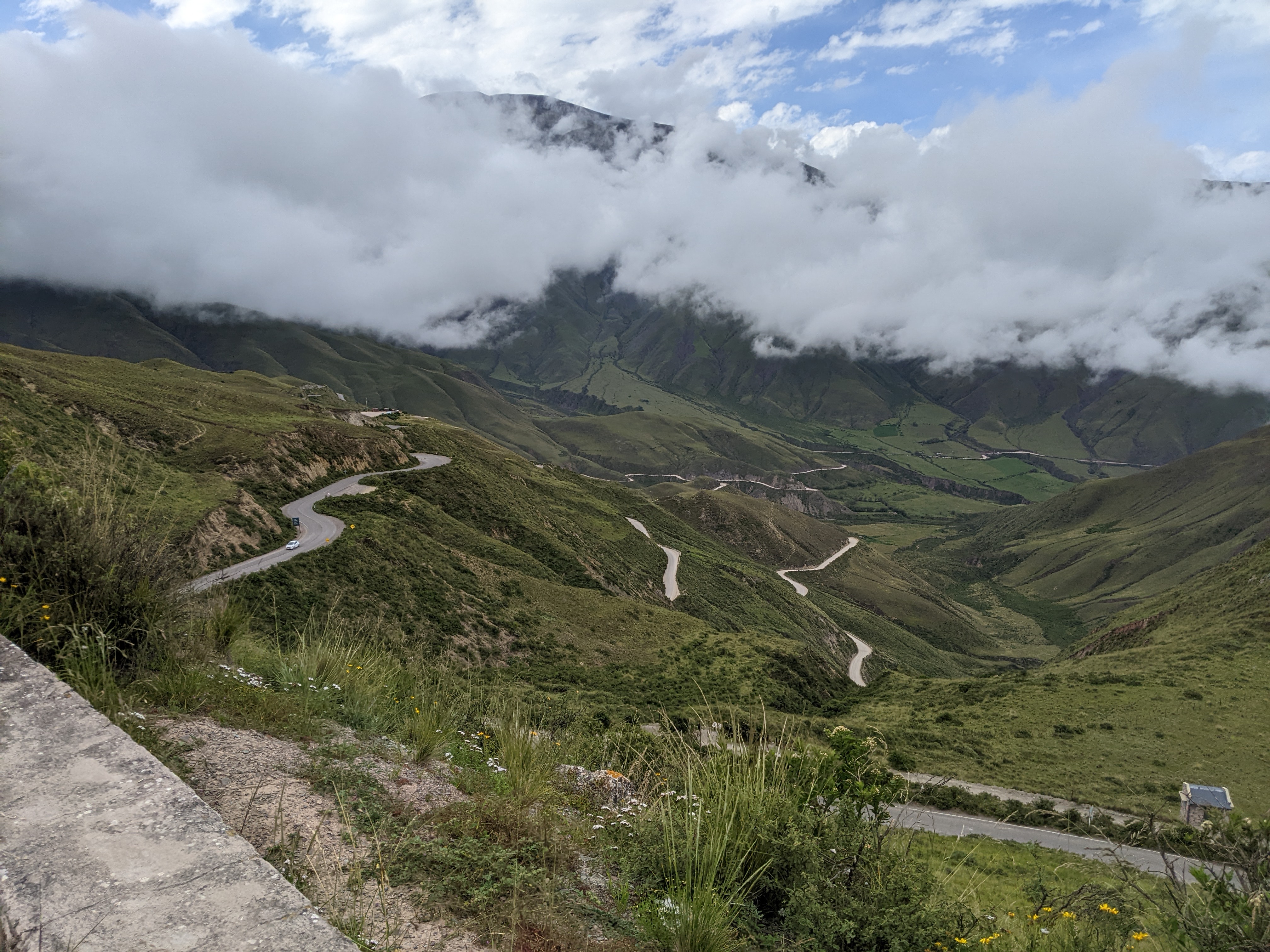 Long and winding road to the top of Cuesta del Obispo